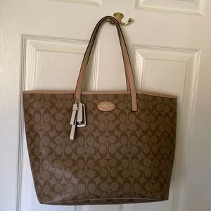 Coach signature tote